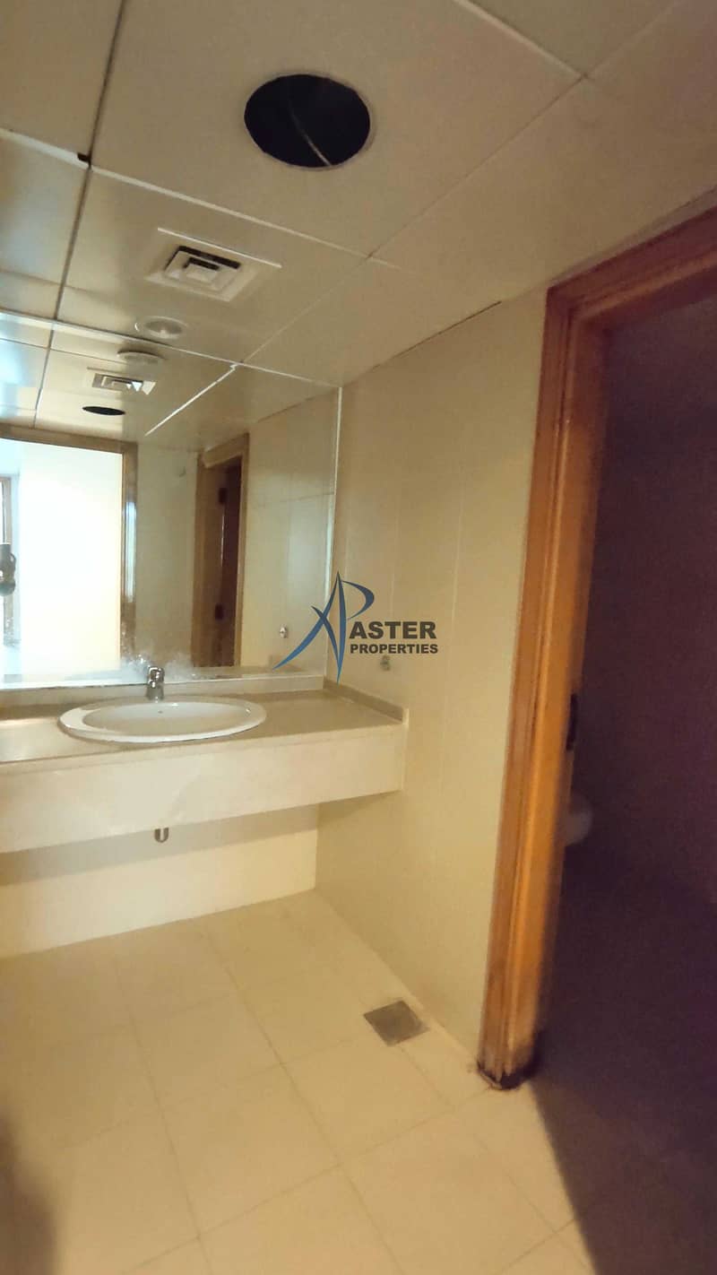 8 4 Bedroom Apartments  + maid roomfor Rent in Baniyas Tower Corniche Road Abu Dhabi
