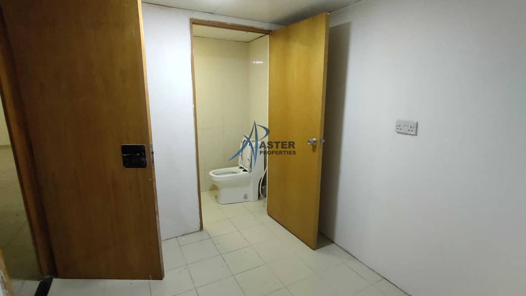 22 4 Bedroom Apartments  + maid roomfor Rent in Baniyas Tower Corniche Road Abu Dhabi