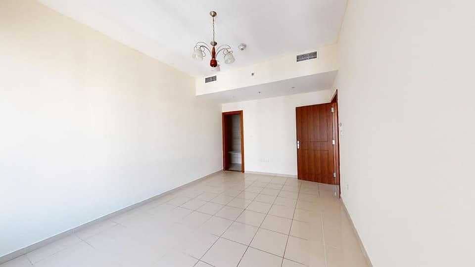 4 Bright 2-br hall with balcony only in 41/4 chks