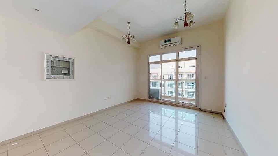 6 Bright 2-br hall with balcony only in 41/4 chks