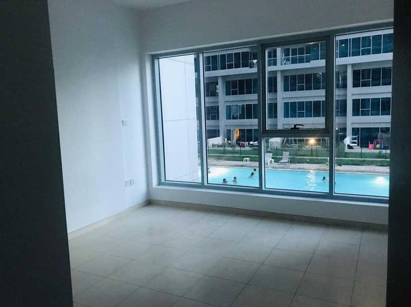 7 Newly Renovated Lavish 1Bhk Pool View In Prime Location Of Skycourts Tower