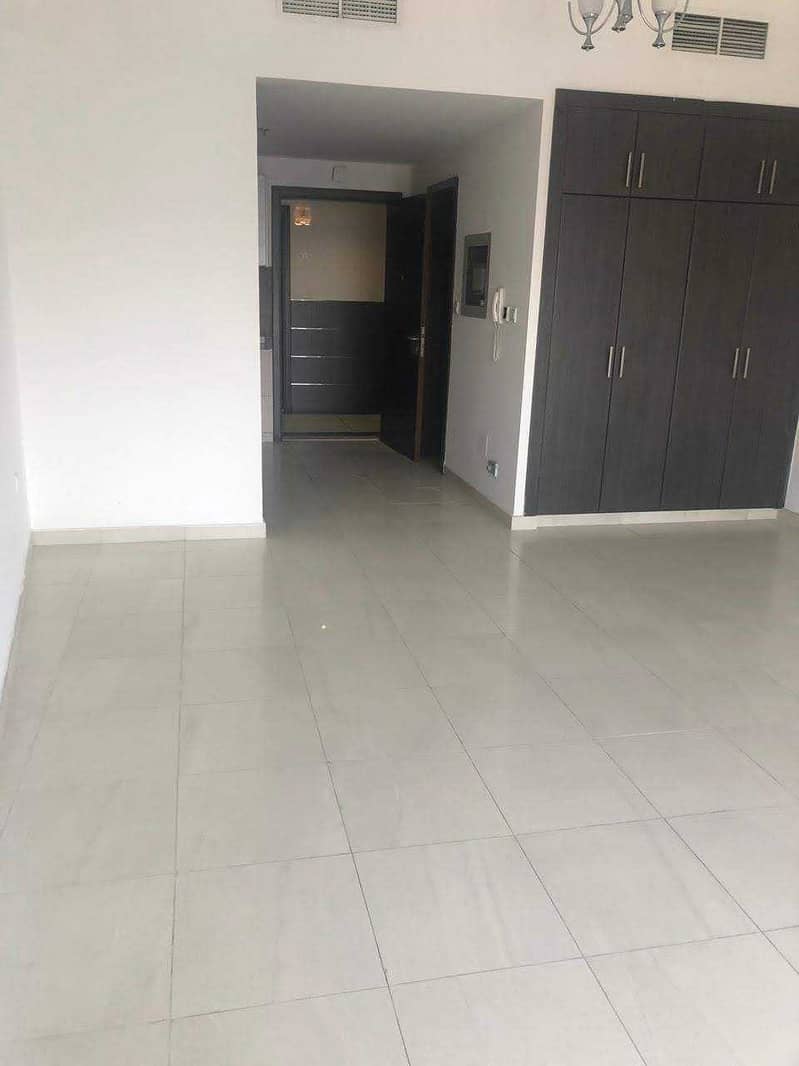 4 Bright  studio with balcony 520 sqft only 25/4 chks