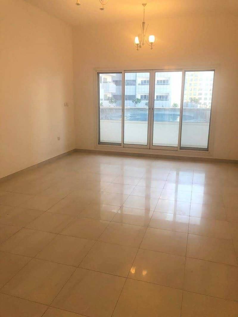 11 Bright  studio with balcony 520 sqft only 25/4 chks