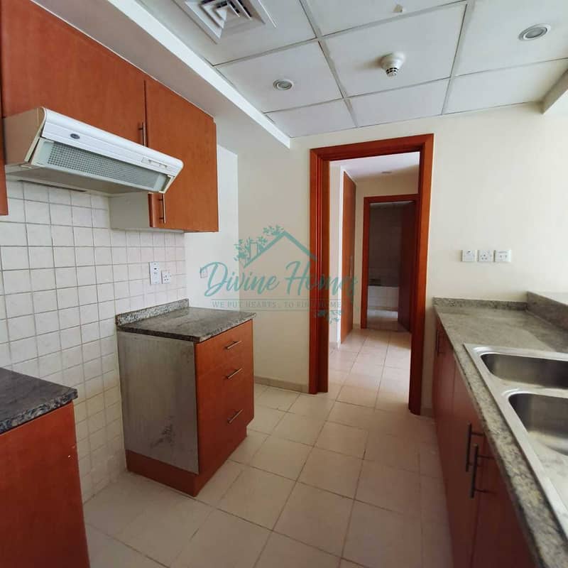4 Air condition Free | Large Unit Equipped Kitchen | Courtyard view