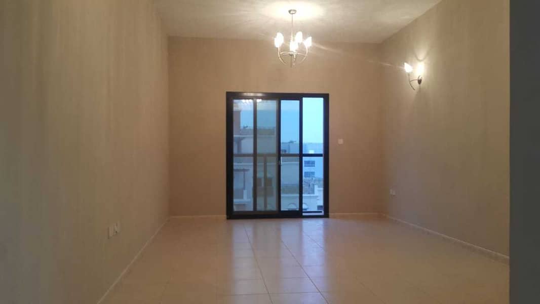 Closed kitchen  3-br with balcony only in 68k/4 chks