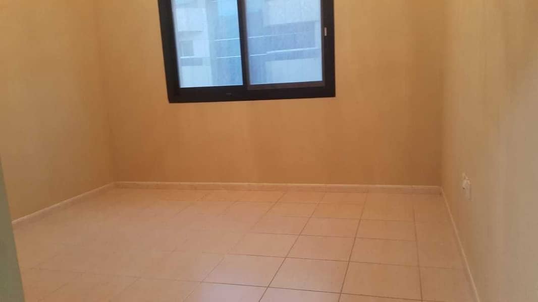 3 Closed kitchen  3-br with balcony only in 68k/4 chks
