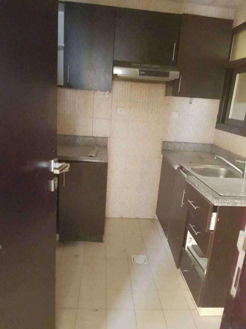 8 50 days free 1-br with balcony avail 31k multiple chks