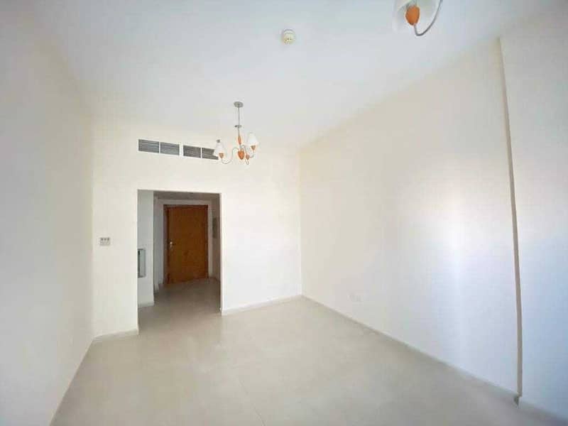 4 Bright 1-br with balcony 830 sqft avail only in 26/4 chks