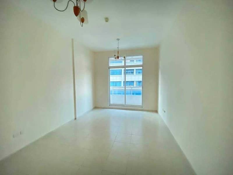 6 Bright 1-br with balcony 830 sqft avail only in 26/4 chks