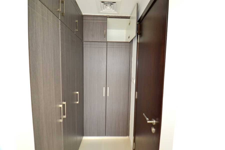 11 Investor deal 1-br  hall with balcony only in 490k