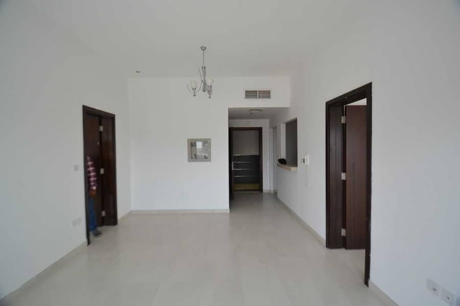 6 Spacious 2-br with balcony 1144/- sqft only in 750k