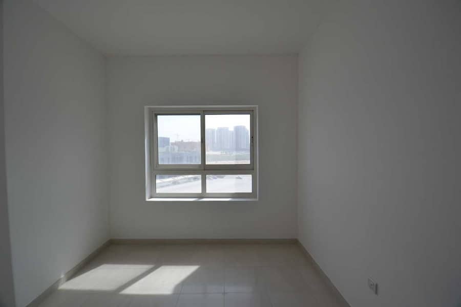 15 Spacious 2-br with balcony 1144/- sqft only in 750k