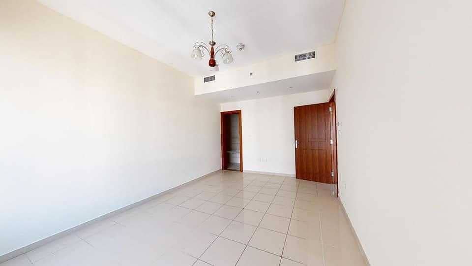 3 Next to souq extra bright 1-br / balcony only 29/4 chks