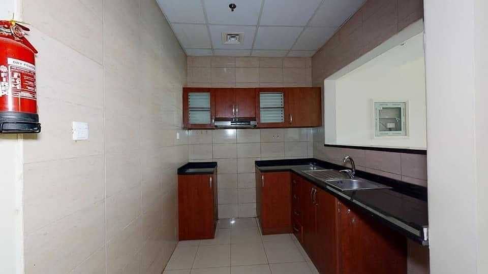 10 Next to souq extra bright 1-br / balcony only 29/4 chks