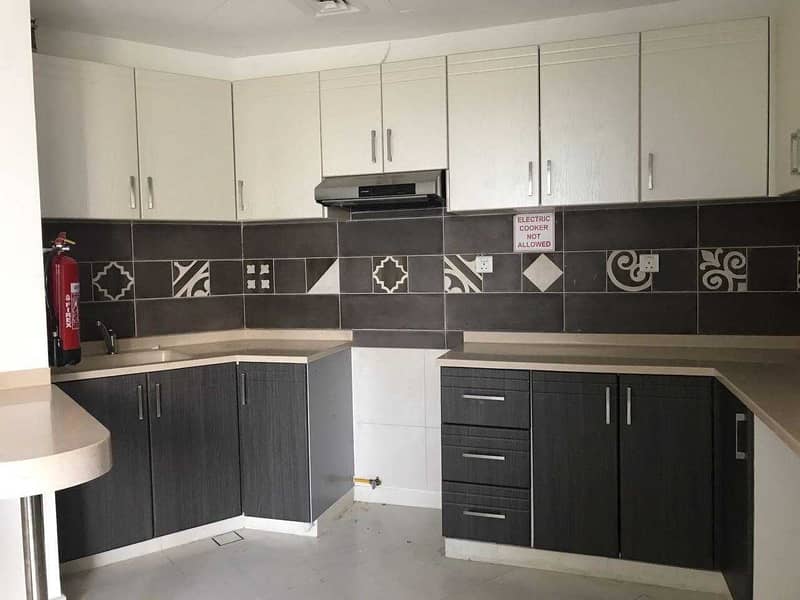 6 Reduced Lease 1 BHK| Vacant and Ready