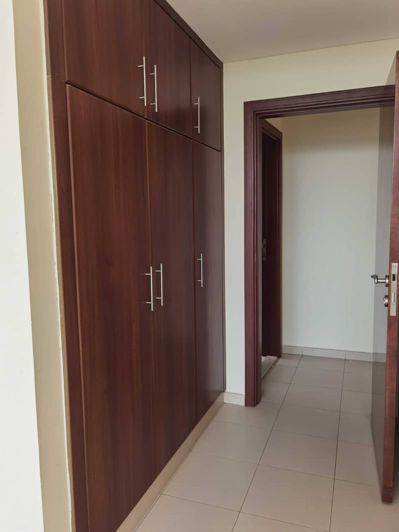 5 large size one bedroom with closed kitchen