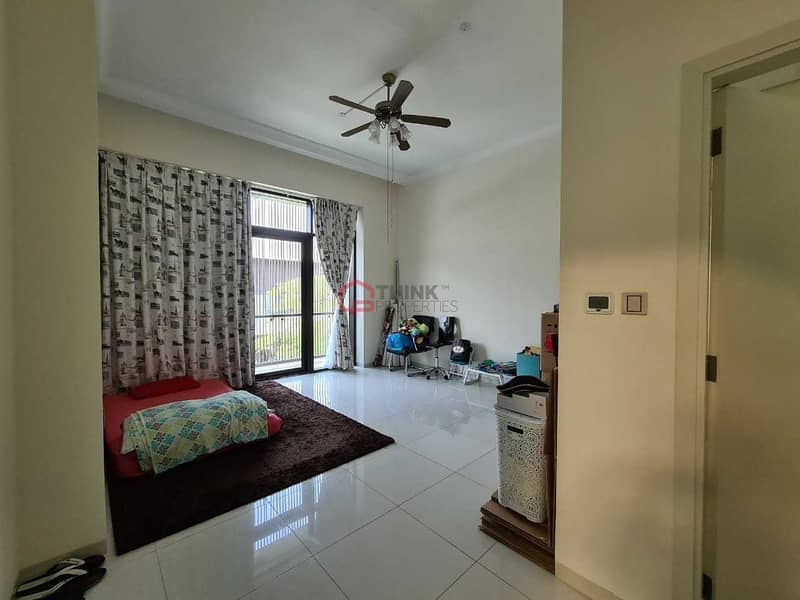 10 Upgraded V3 5BR + Maids Close to Pool & Park
