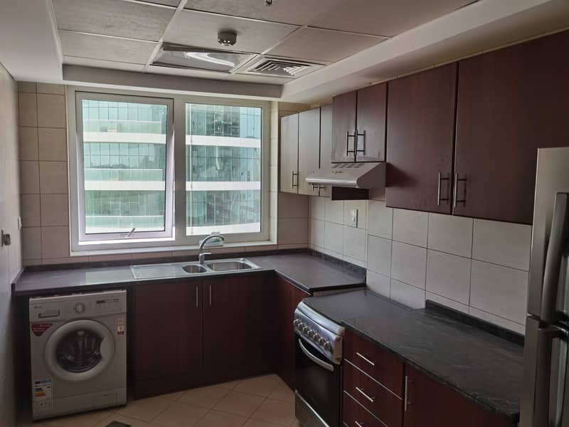 11 large size one bedroom with closed kitchen