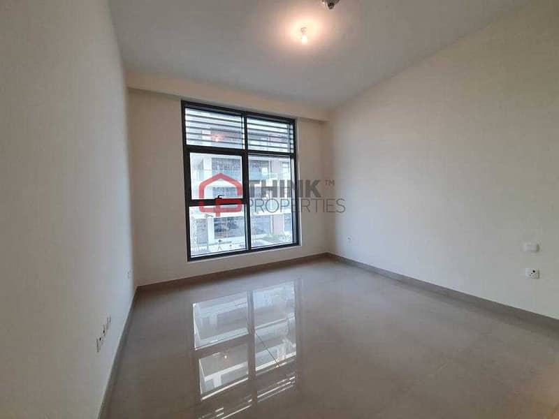 5 Spacious 2BR with Pool View | Huge Terrace