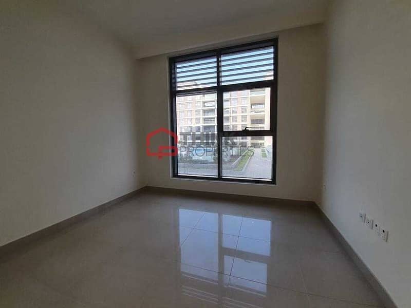 6 Spacious 2BR with Pool View | Huge Terrace