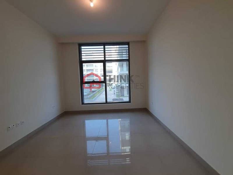 8 Spacious 2BR with Pool View | Huge Terrace