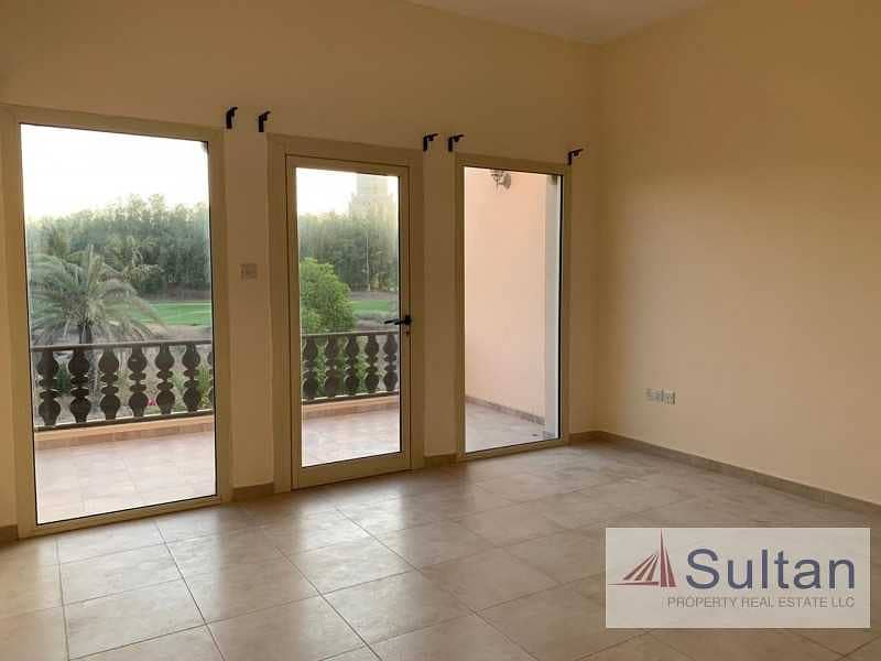 Lovely 3 Bed Villa At Walk-able Distance To Mall Lovely 3 Bed Villa At Walk-able Distance To Mall
