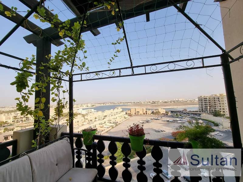 10 Gorgeous Furnished One Bed Lagoon View High Floor