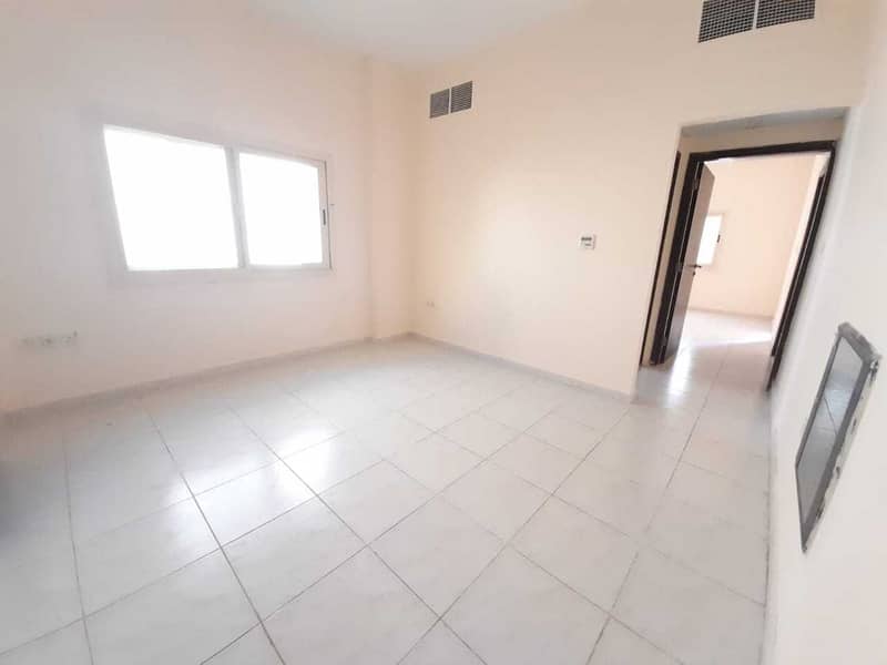 BIG SIZE 1 BEDROOM FLAT WITH  BALCONY CENTRAL A/C JUST IN 18k