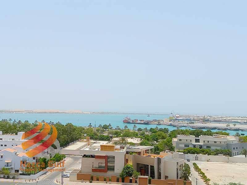21 Sea Front Sophisticated 4 Bed Unit plus Maids Room