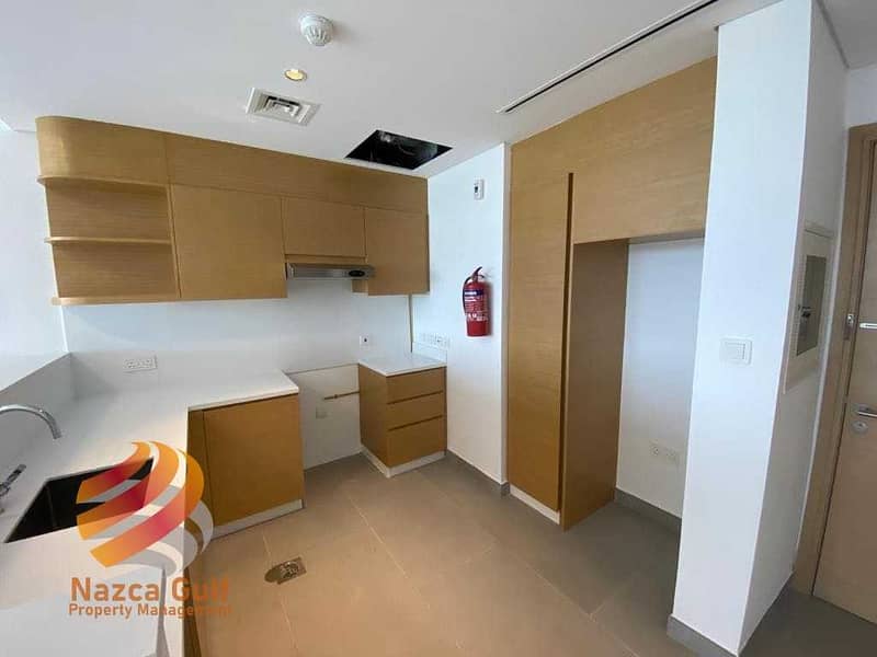 13 Perfectly Appointed 1 BR Flat with Full Facilities