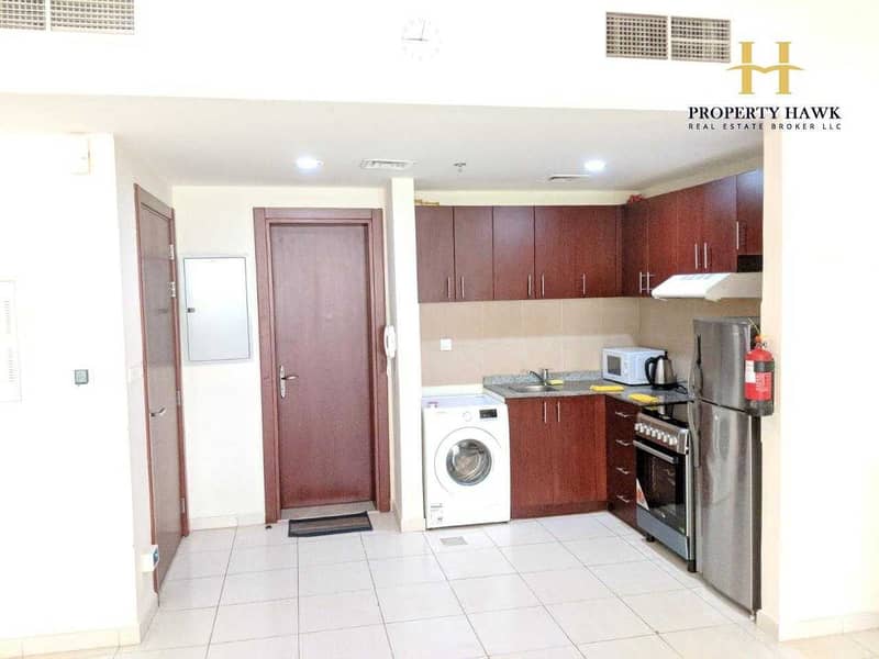 8 Resale| Vacant and Ready to Move In|  Huge Layout