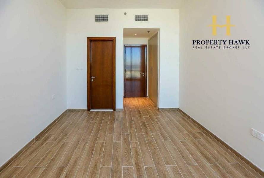 17 Ready to Move In| Luxury Apartment |Prime Location