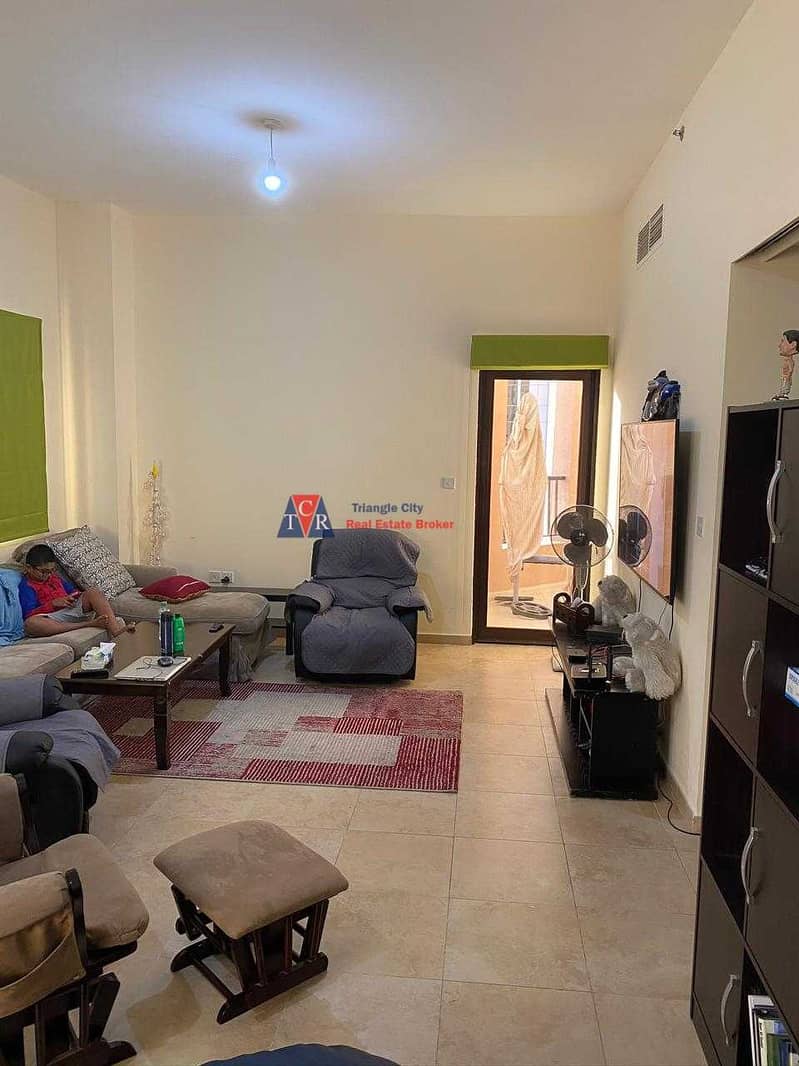 Hot deal in sili gates-1 silicon oasis large 2 bed room hall
