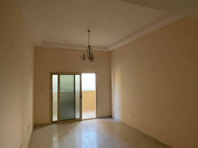 شقة في برج الزنبق مدينة الإمارات 1 غرف 17000 درهم - 5161368 شقة في برج الزنبق مدينة الإمارات 1 غرف 17000 درهم - 5161368