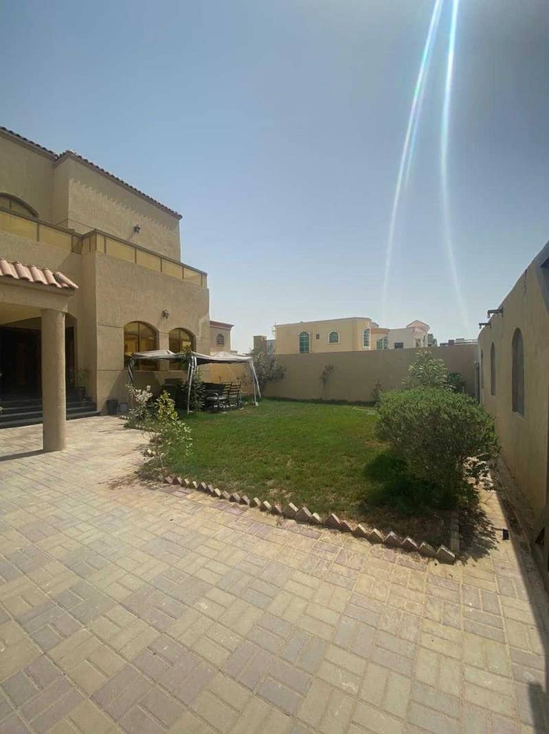 Villa ready to live in excellent location , design , finishing and condition , available elec. , water and A/C. with Furniture