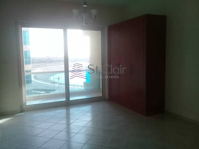 6 Large Studio Apartment Available for Rent in Crescent Tower