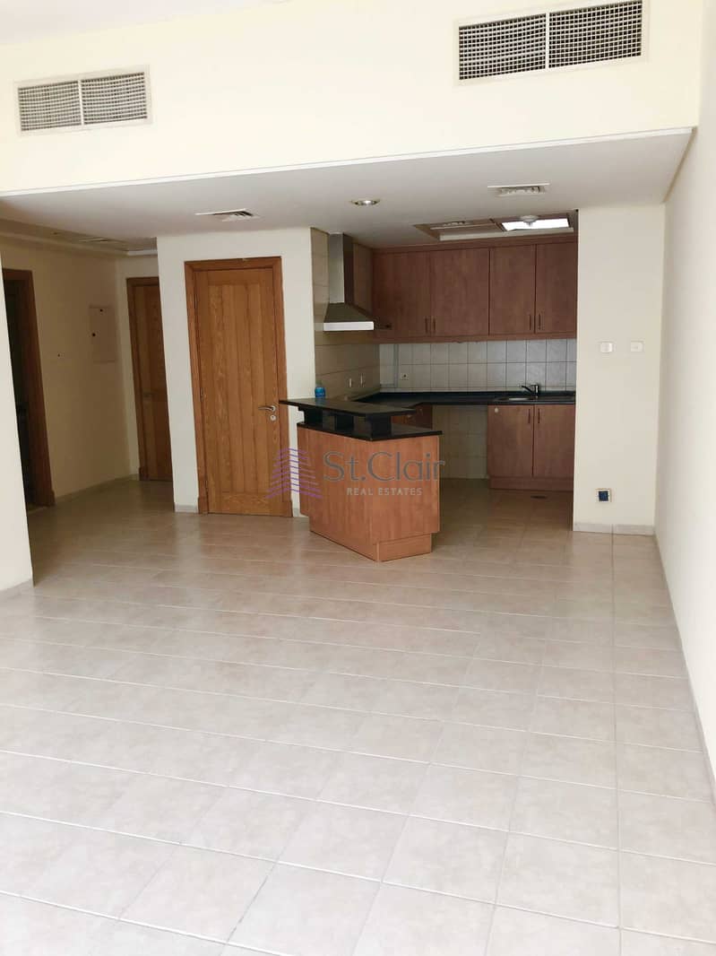 4 U-TYPE SPECIOUS 1BR | NEXT TO METRO STATION | VACCANT