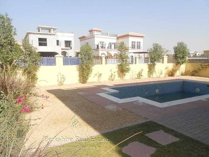 12 A1 5 B/R Independent villa | Private Pool |Garden