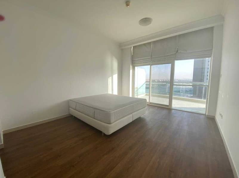 16 Semi Furnished 1 BR with balcony in Scala Tower