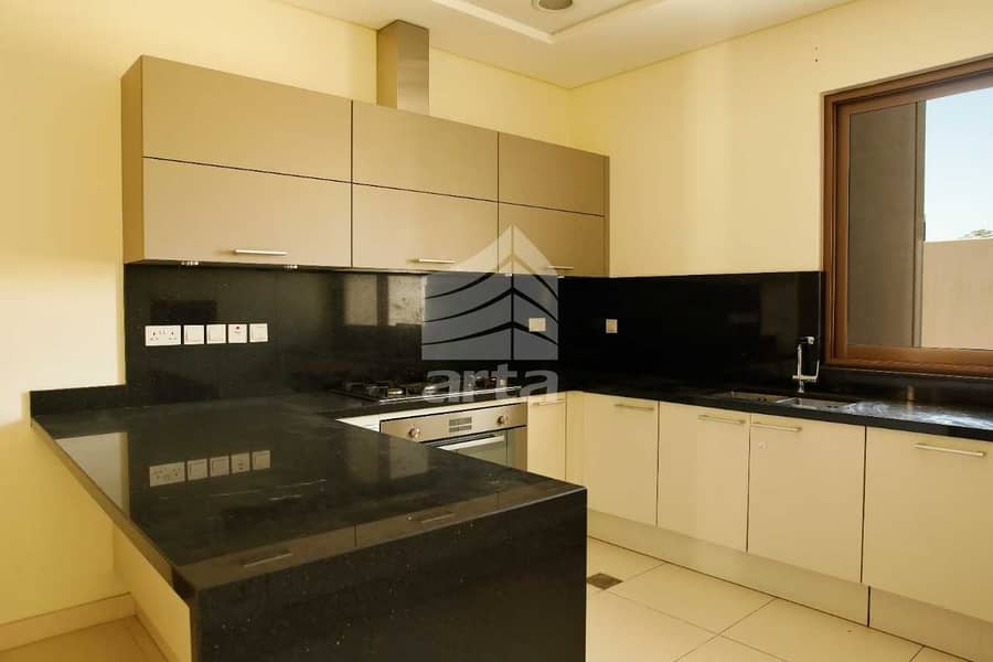 10 Great Investment | Spacious Villa | Corner Unit Near Garden