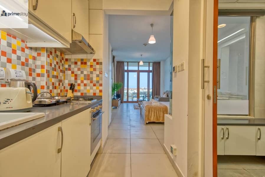 11 Spacious and Modern with Sea view Studio in Palm Jumeirah