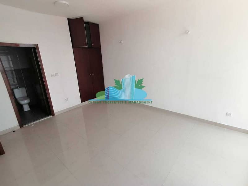 4 Huge 3 bhk with huge Living room|4 payments | Great location