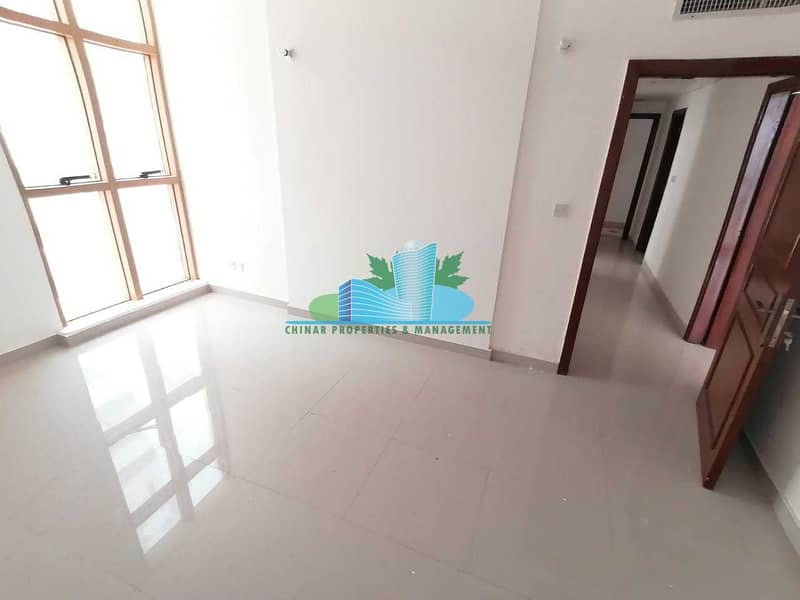 9 Huge 3 bhk with huge Living room|4 payments | Great location