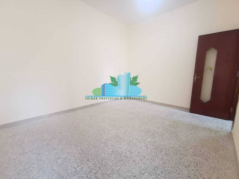 3 Balcony |Modern Glossy tiled|Built-in Cabinet |4 chqs | Great Location