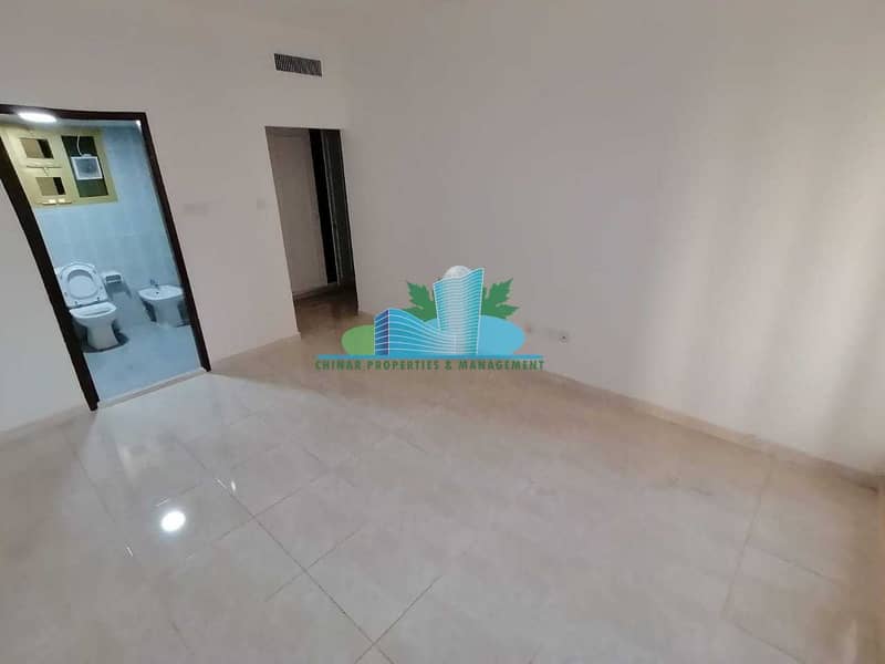 4 Huge 3 bhk with huge living room|6 payments | Great location