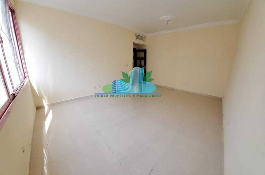 شقة في شارع حمدان 2 غرف 50000 درهم - 4993366