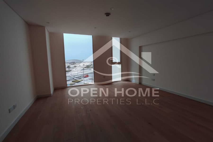 4 BRAND NEW LUXURIOUS Apartment l partial SEAVIEW l  BEACH Front