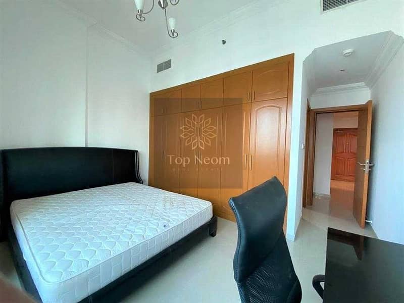 Very-well Maintained High-floor Unit and Near to Metro Station