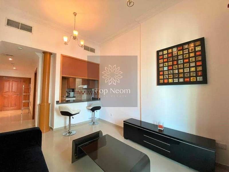 4 Very-well Maintained High-floor Unit and Near to Metro Station