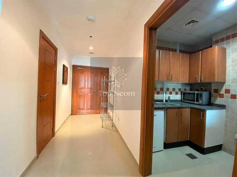 5 Very-well Maintained High-floor Unit and Near to Metro Station